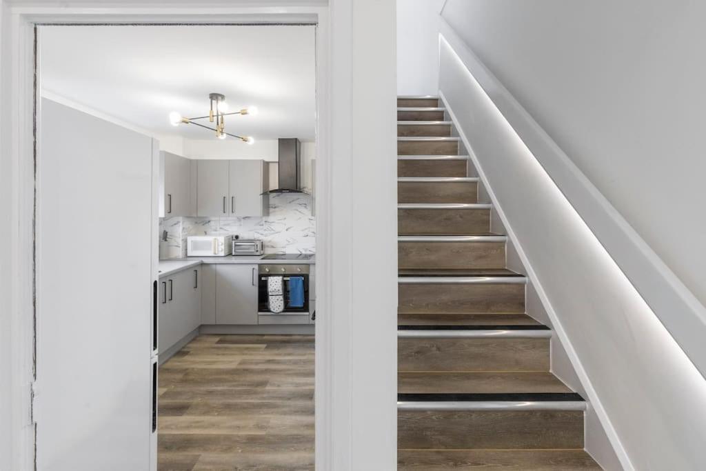 Shard View 2Br Next Tower Bridge Appartement Londen Buitenkant foto